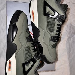 Air Jordan 4 Retro Undefeated 