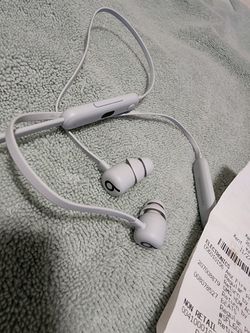 New No Box Beats Earbuds