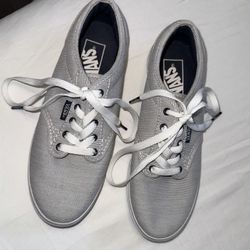 Vans Women’s Size 6 Gray Canvas Sneakers – Classic Low Top Style