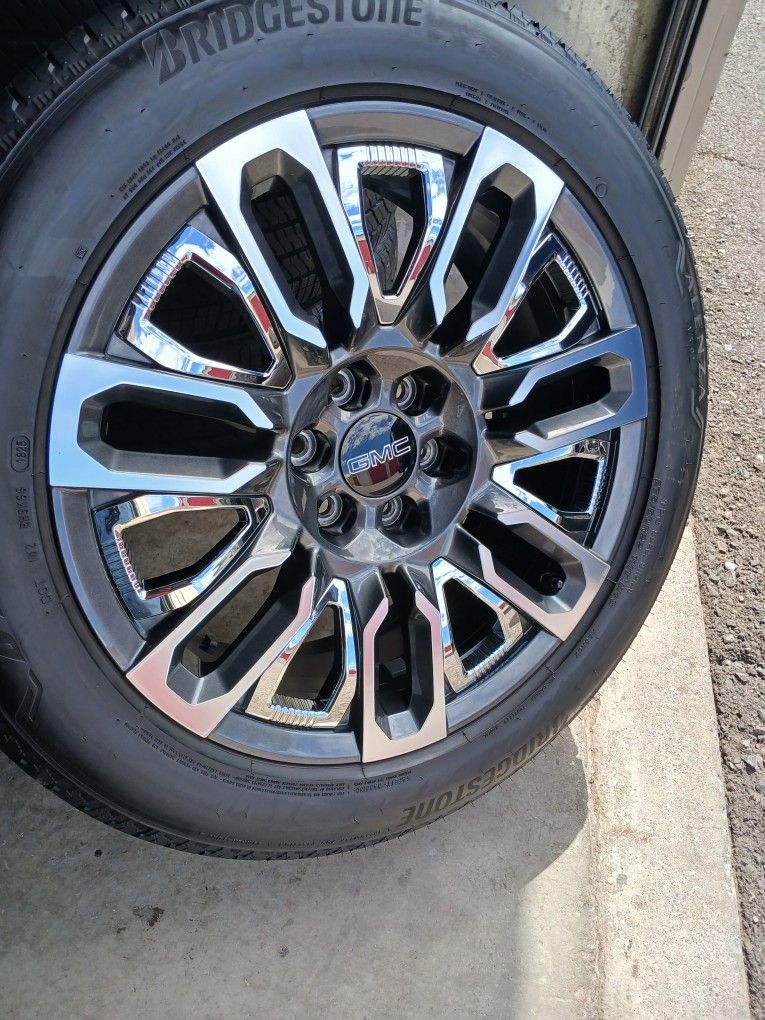 2025 NEW OEM ORIGINAL TAKEOFFS GMC YUKON DENALI ULTIMATE 22 INCH HAVE TPMS SENSORS TIRES BRIDGESTONE 99.99 % DOT 1825 $ 2399