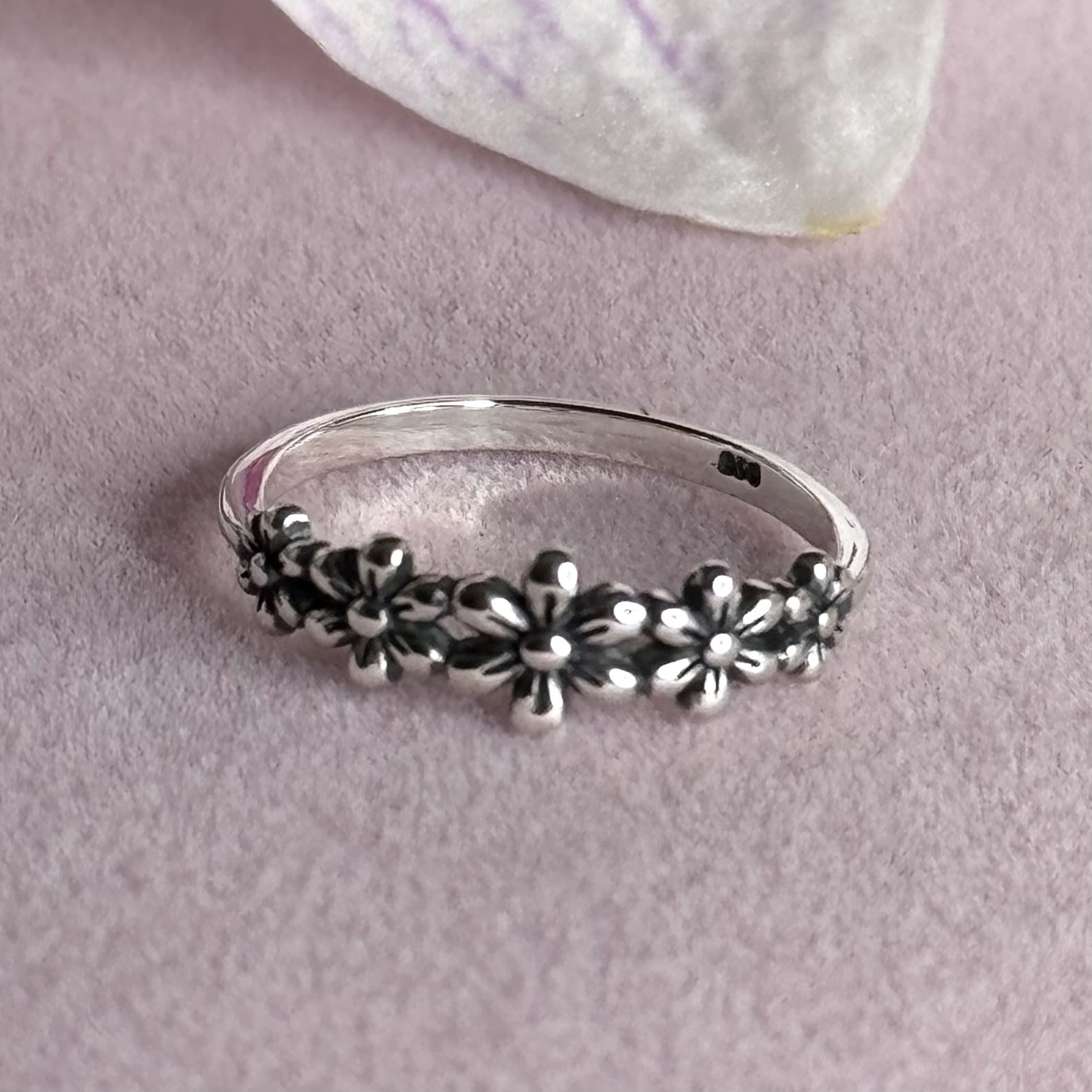 Flower Ring 💍 925 Sterling Silver Size 7