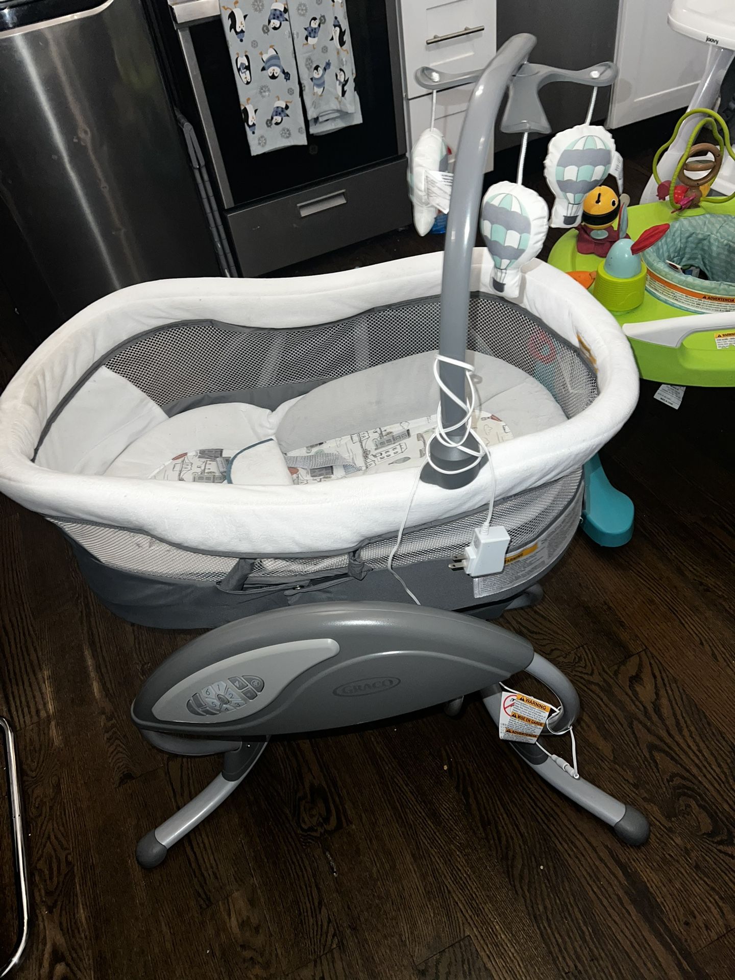 Graco DuoGlider Gliding Bassinet swing