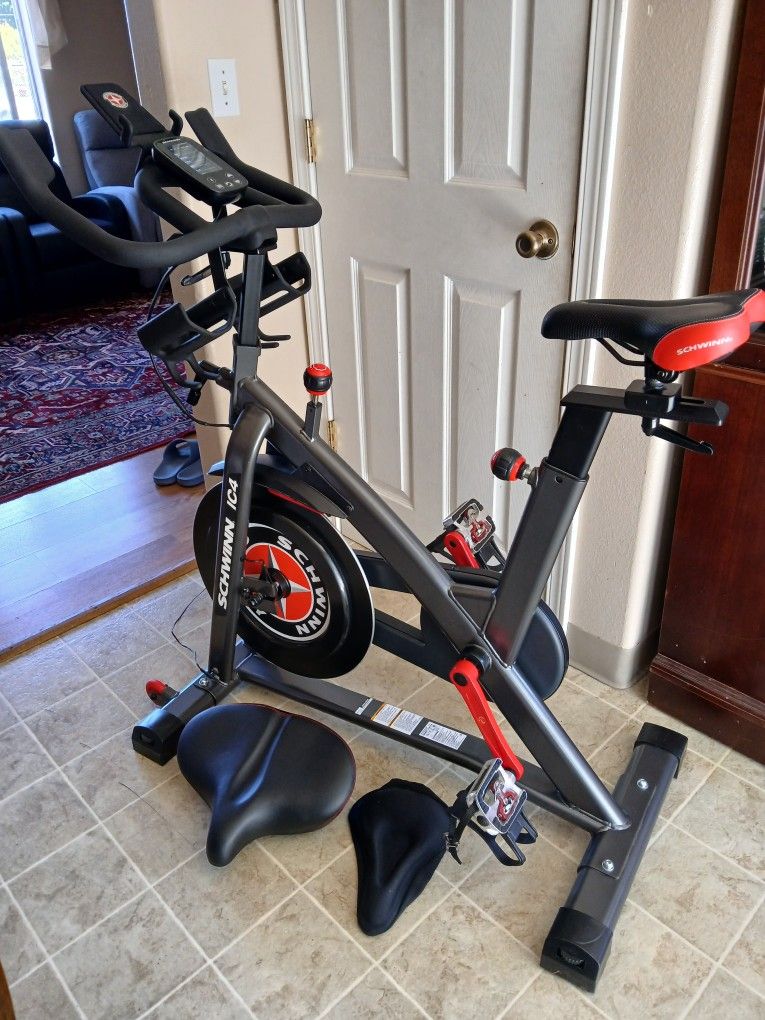 Schwinn IC4 Stationary Bike