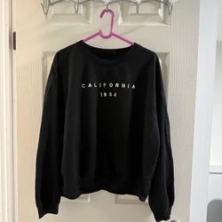 black oversized crewneck sweatshirt 