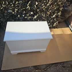 Toy Box With Slow Close Lid