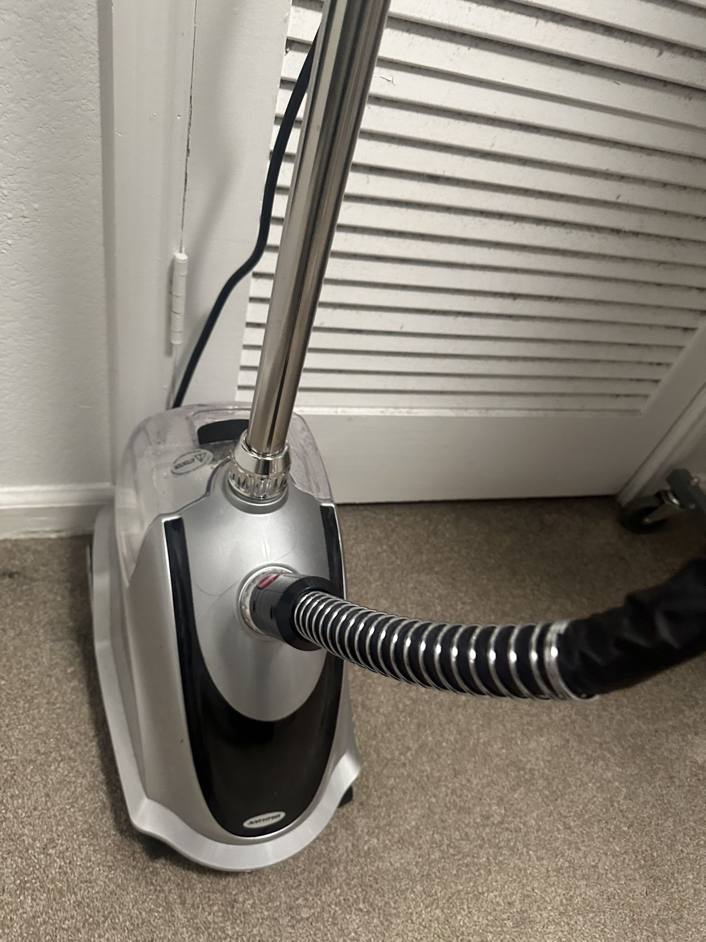 Garments Steamer