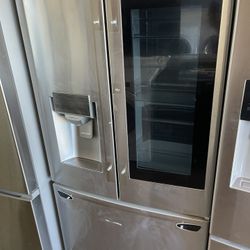 Knock Knock Fridge 