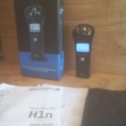 Zoom H1n Handy Recorder - Immaculate, Box and Accessories Included