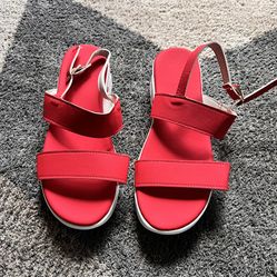 Casual Open Toe Sandler Red White Sole Size 7