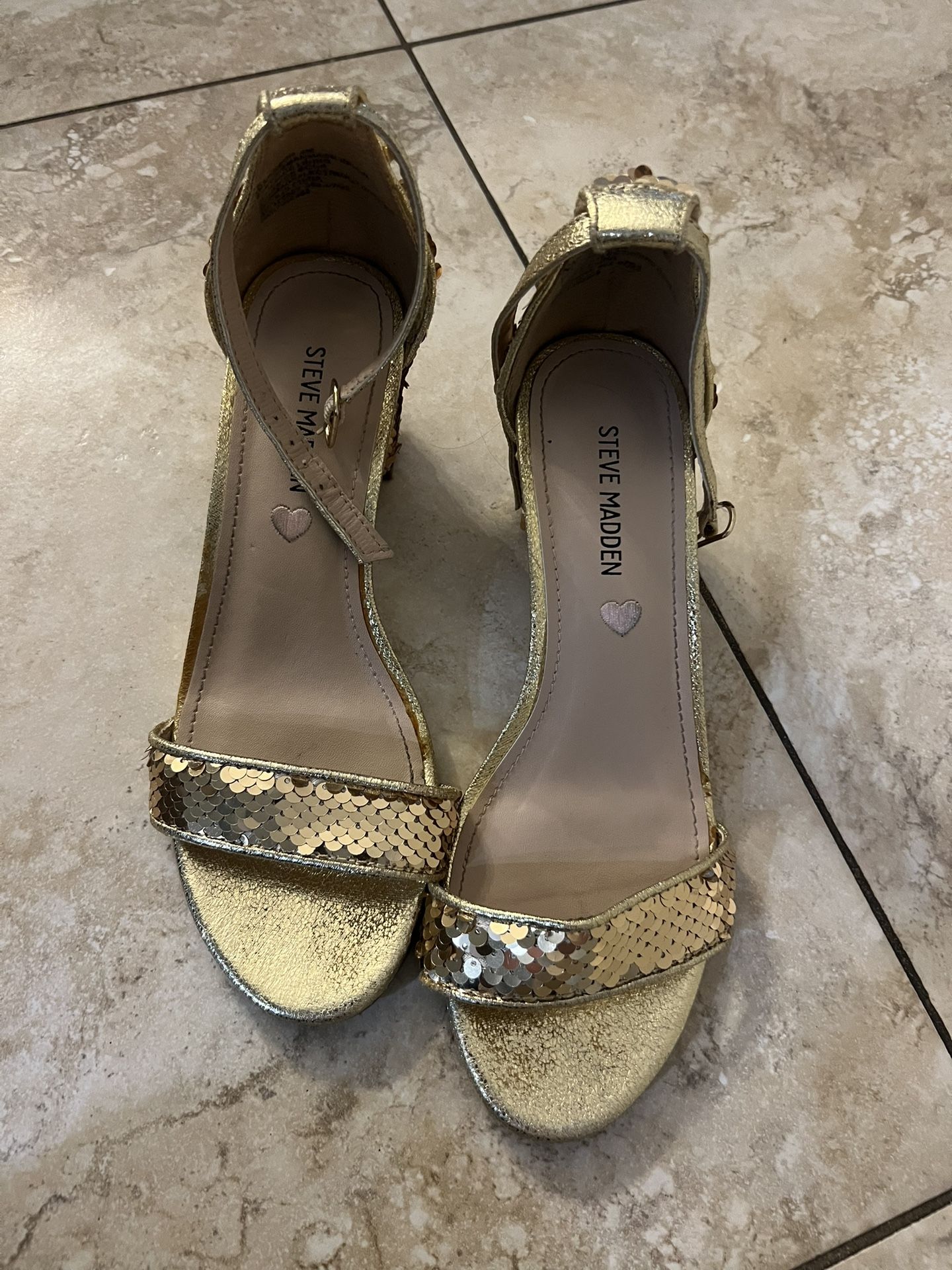Girls Steve Madden Gold Sequin Heels Size 4