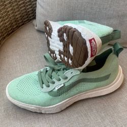 Vans Chive Gum UltraRange VR3 Running Shoes
