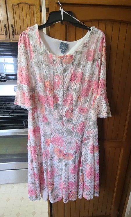14W  Design Plus 3/4 Bell Sleeve Floral Lace Fit Flare Dress [ Jc Pennys ]