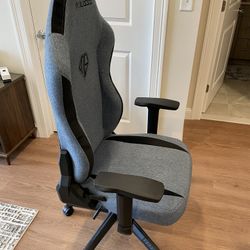 Gaming Chair for Sale in Medford MA OfferUp