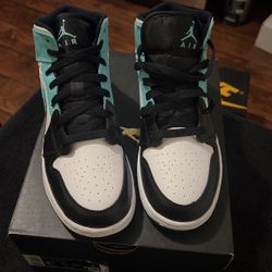 Brand New Air Jordan 1 MID