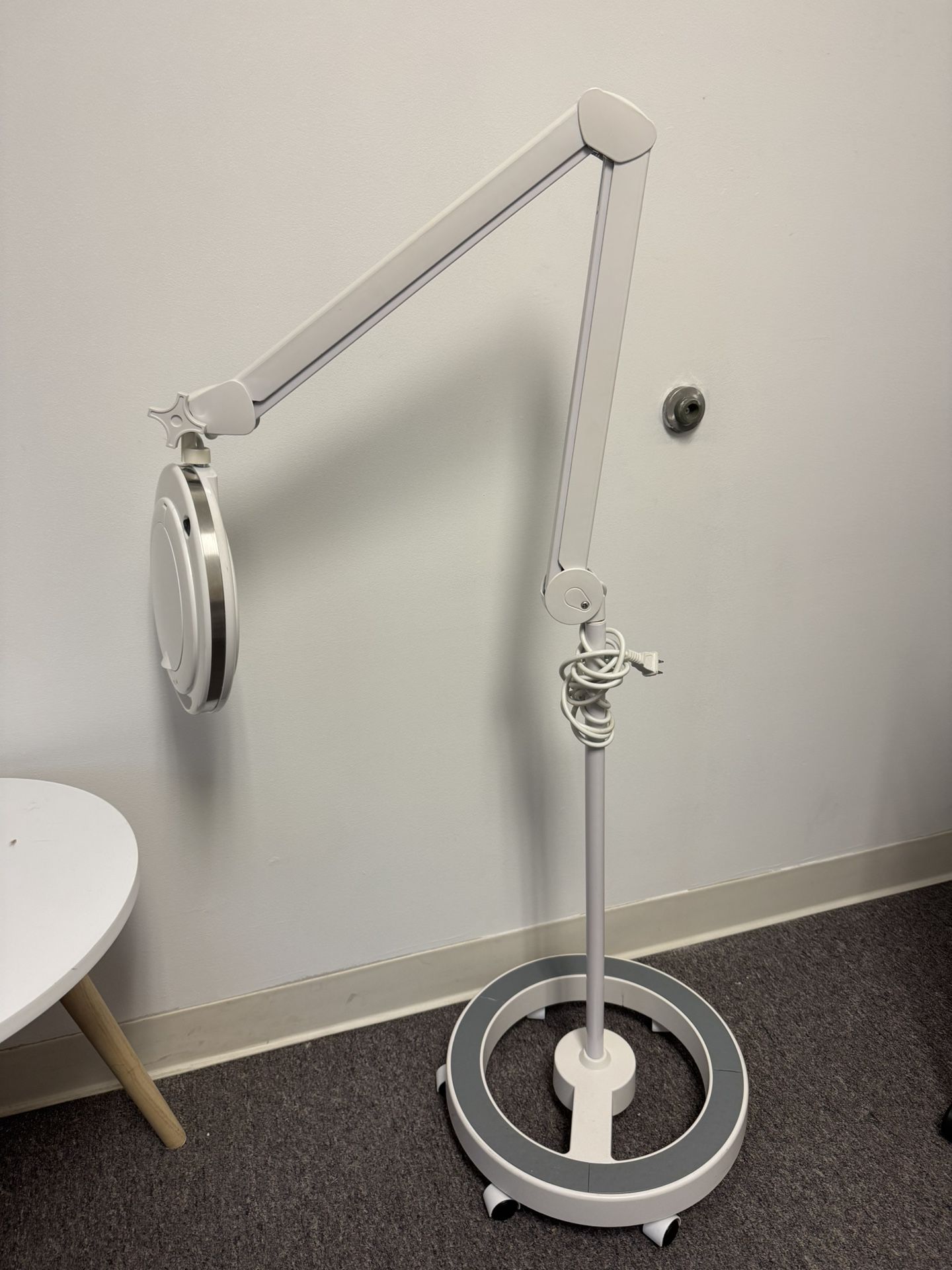 Magnifying Floor lamp 