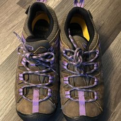  KEEN Women’s Size 7.5 Waterproof Hiking