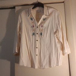 Nice Cream Color Blouse Alfred dunner with embroidery on The front 