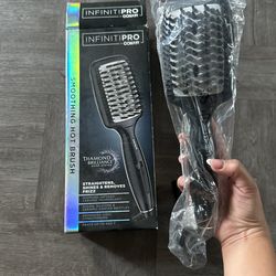 Infiniti PRO Conair Smoothing Hot Brush