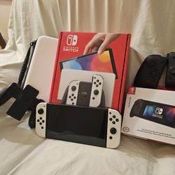 Nintendo Switch OLED + HORI Split Pad Pro & Case BUNDLE