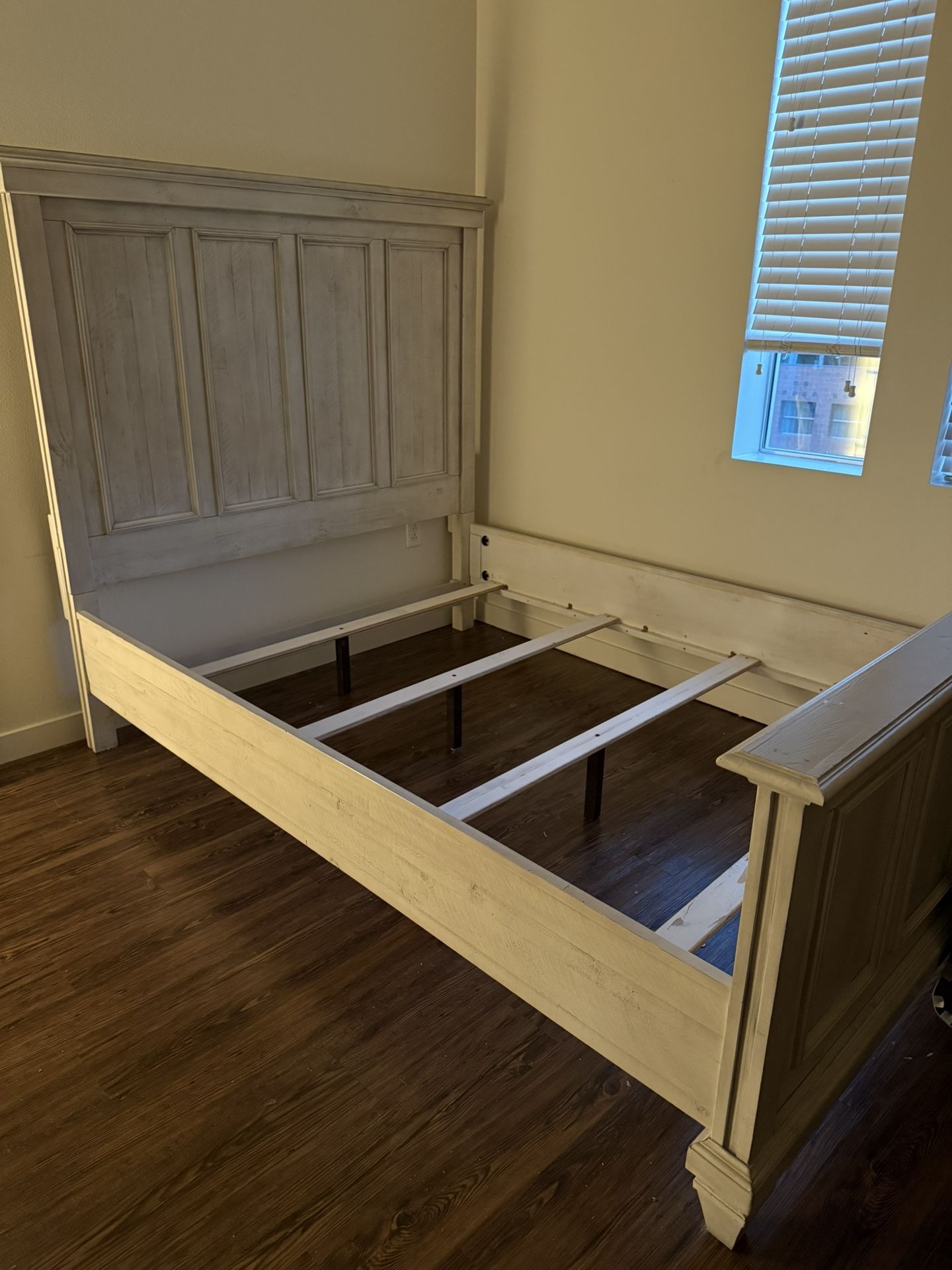 ✨ Vintage Solid Wood Bed Frame – Farmhouse Style ✨💰$375 (OBO) — asking $500 originally, open to offers 