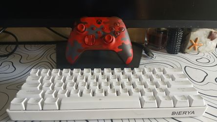 DIERYA DK61SE Mechanical Keyboard and Microsoft Xbox Series S/X Wireless controller