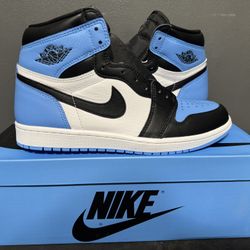 Nike Air Jordan 1 Retro University Blue UNC Toe Size 8.5 OG High Shoes Sneakers