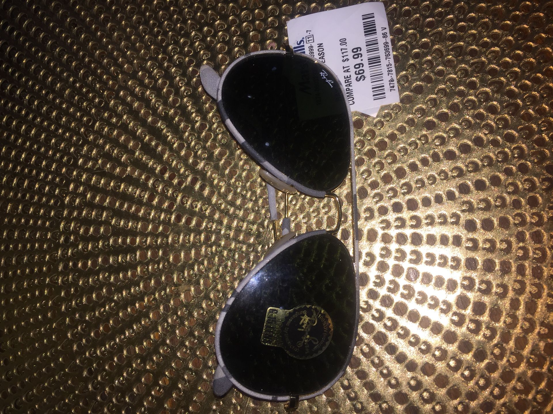 Sunglasses (color: black and gray)