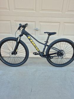 TREK MARLIN 4 GEN 3 MOUNTAIN BIKE, 1X8 (XSMALL FRAME)