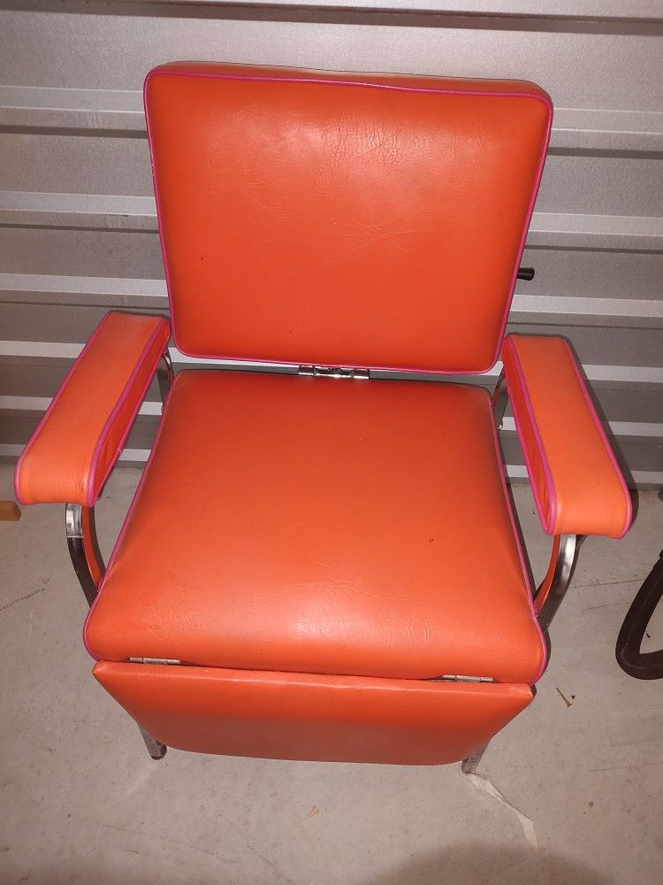 Vintage Orange Salon Shampoo Chair