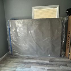 BRAND NEW BOX SPRING IN PLASTIC