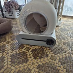 Robot Litter Box SELF CLEANING 