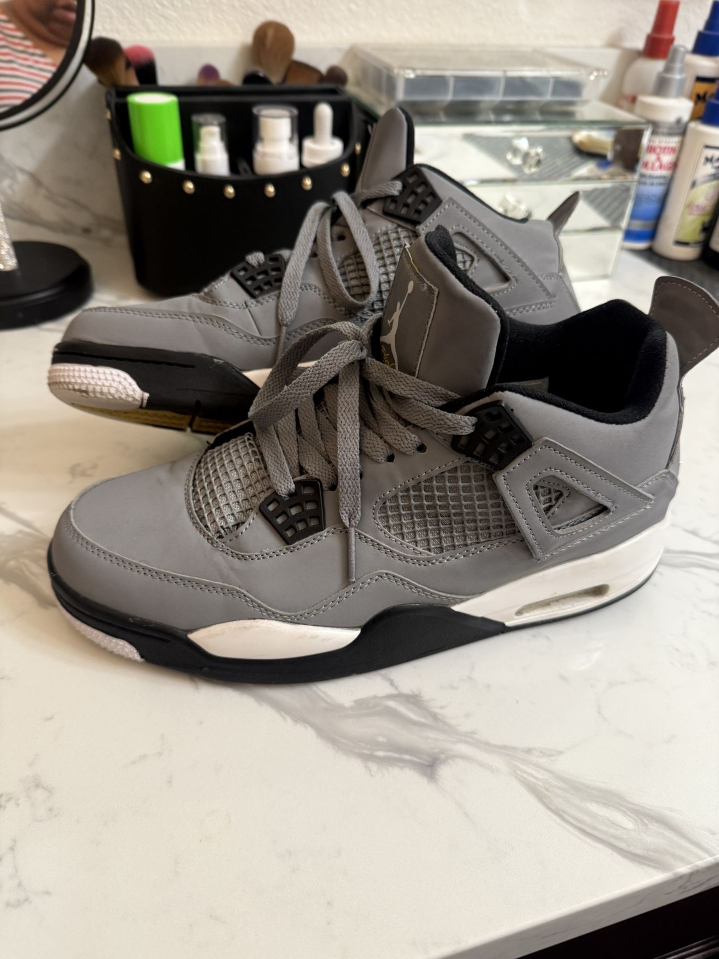 Jordan 4’s Grey Size 9.5