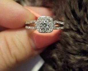 Vera Wang  Diamond Ring 
