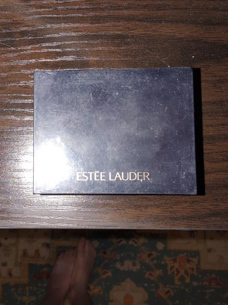 Small Estēe Lauder Makeup Palette No Brush. (Offer?)