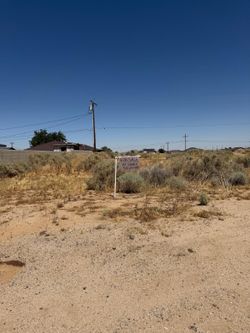 LAND FOR SALE EAST KERN C,A 0.23 acres area residential power water close sale owner by owner cash or financial available for any question text me ple