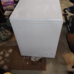 5-CF Portable Freezer Chest Perfect Cond Great For Garage
