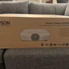Epson Home Cinema 5050UBe 4K PRO-UHD Projector
