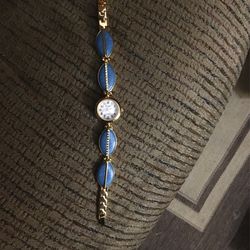 Women’s Watch Working 