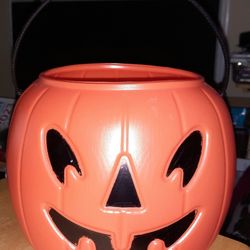 Vintage With Tag 🎃 Halloween 🎃 Orange Pumpkin Pail Bucket Blow Mold MADE IN USA American Maid 9 Inches. This Is Made In USA 1(contact info removed)