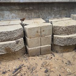 Retaining wall blocks