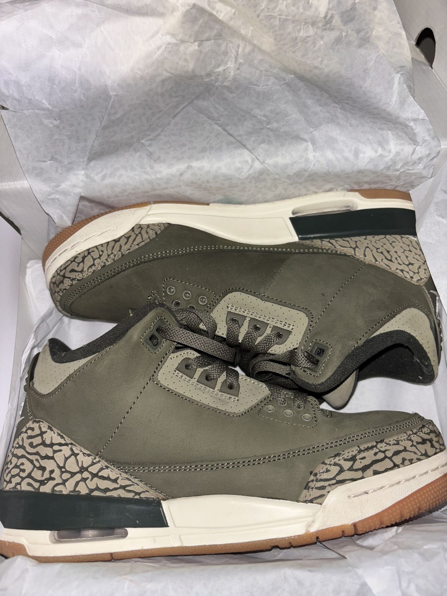 Olive green 3s And Grey 4s