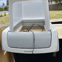 Auto Cleaning Cat Litter Box