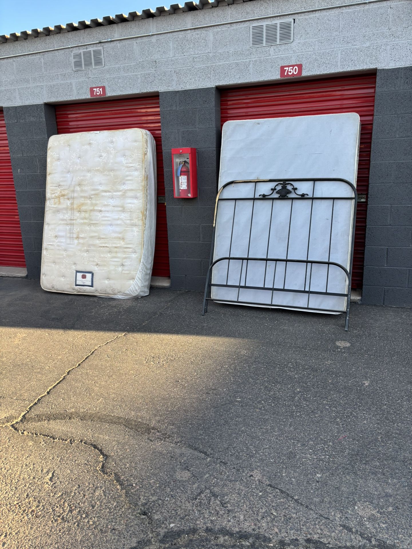 Free Mattress And Box Spring Full Size