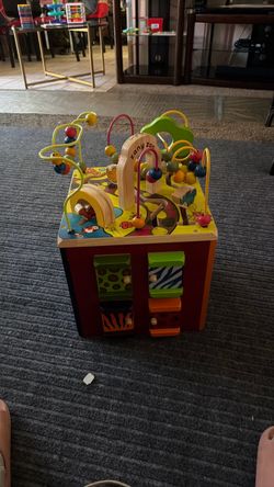 Btoys zany zoo activity cube