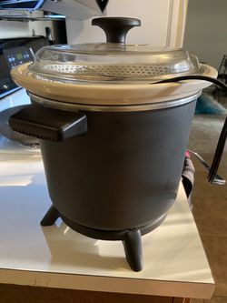 Slow cooker