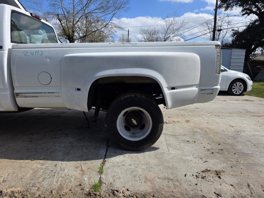 88-98 Chevy 3500 Dually Bed