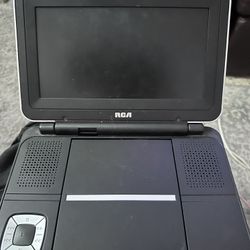 Portable DVD player 