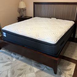 New Sleepys Reserve Pillow Top King Mattress & Box Springs