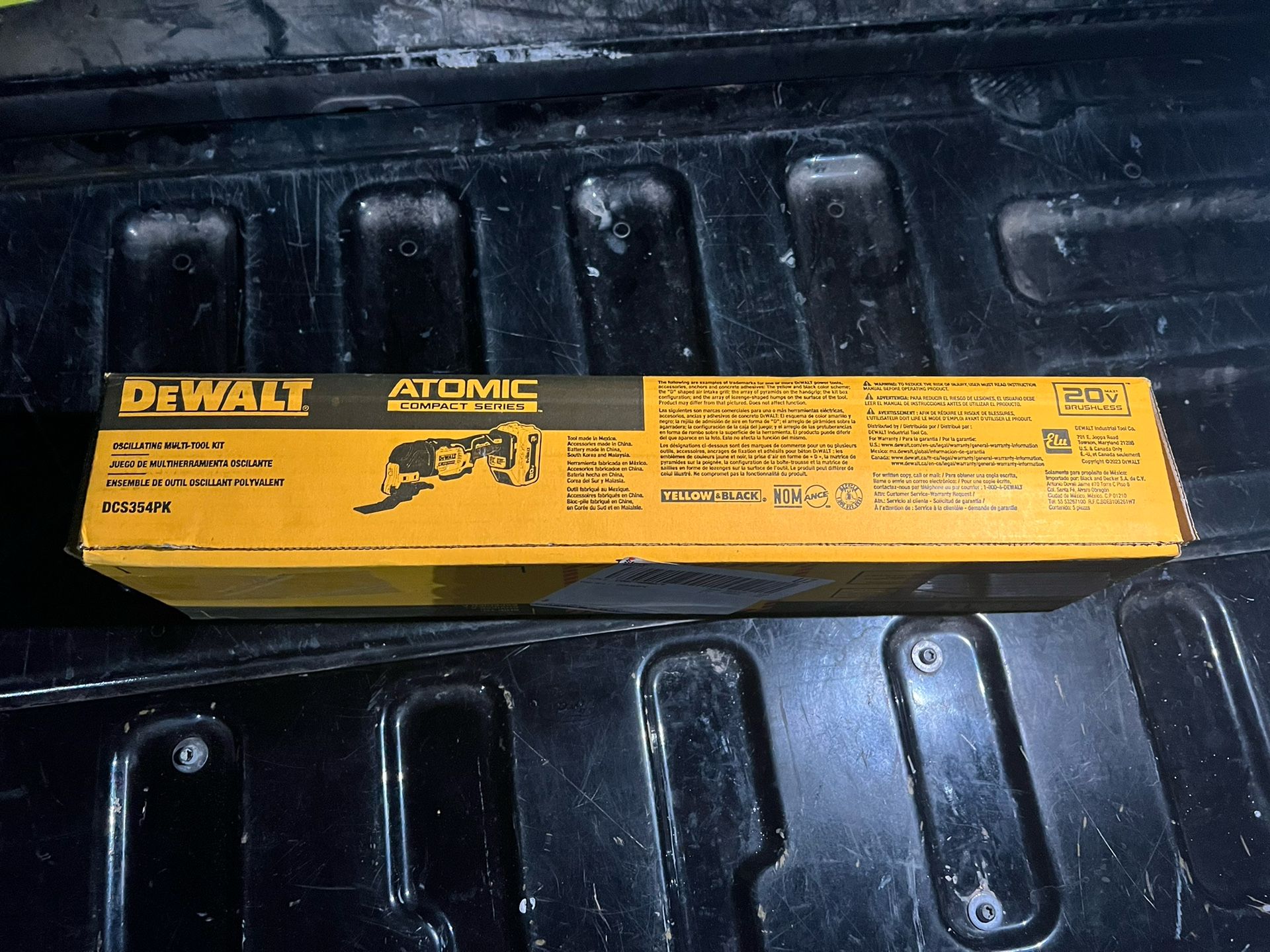 DEWALT Atomic Oscillating tool w/ battery NEW