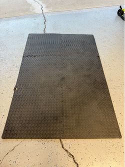 $10 72”x50” Interlocking Foam Gym Floor Mats